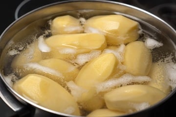 Wie lange müssen Kartoffeln kochen?