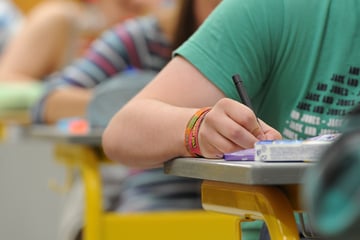 Kritik an Termin: Abi-Prüfungen starten für 70.000 Schüler in NRW