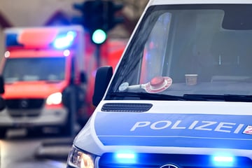 Polizisten bergen leblose Frau aus Bruchsee