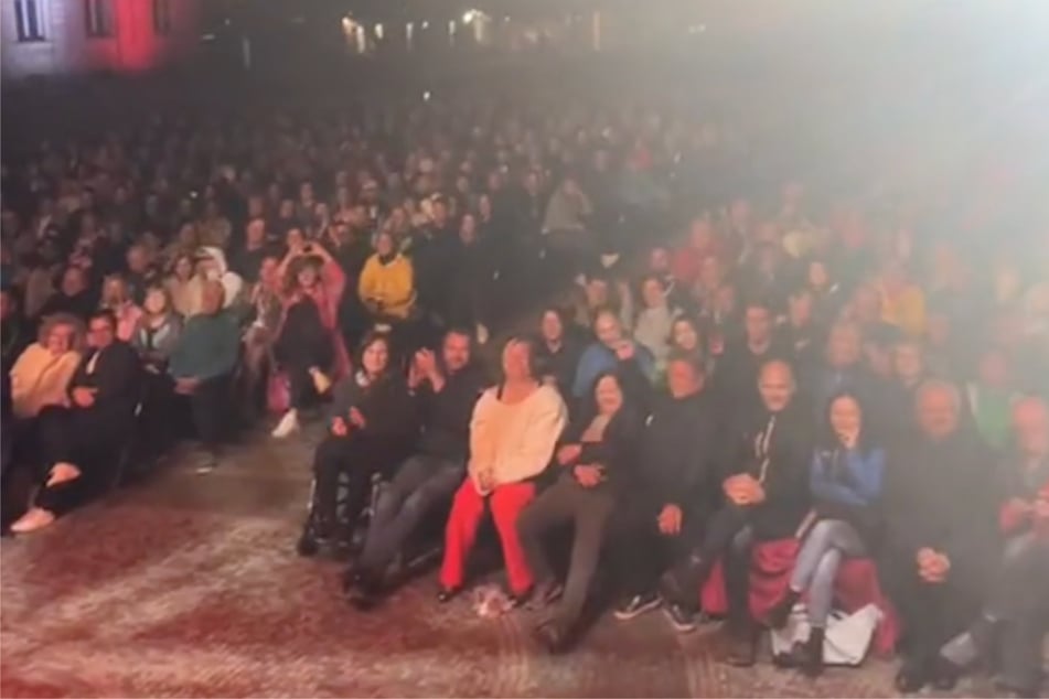 Das Stuttgarter Publikum rieb sich angesichts der zum Teil geschmacklosen Witze des Entertainers nur verwundert die Augen.