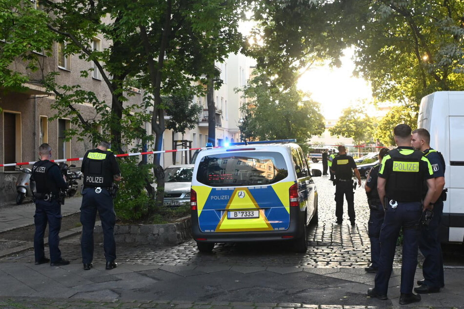 Berlin: Messerstecherei und Schusswechsel - Brutaler Abend für die Berliner Polizei