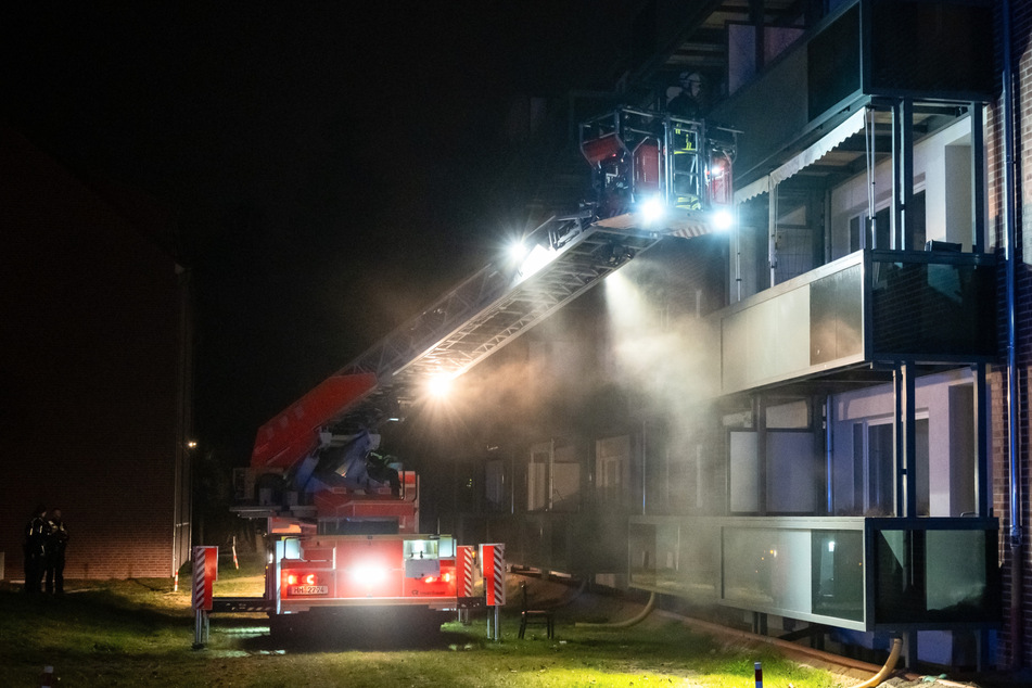 Hamburg: Kellerbrand in Hamburg: Mehrere Verletzte, darunter ein Kind