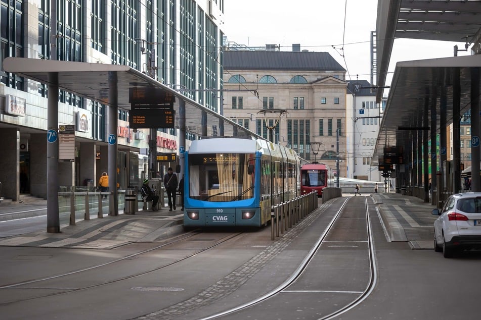 Baustellen Chemnitz: Chemnitz: Zenti wird für mehrere Wochen zur Baustelle, Bahnsteige gesperrt