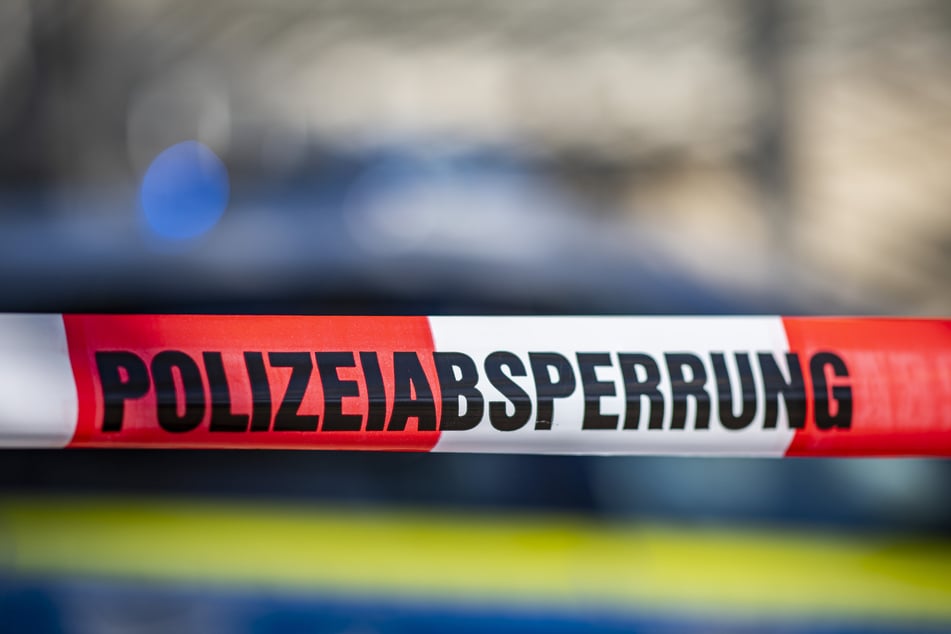 Berlin: Schrecklicher Fund in Spandau: 74-Jähriger und Sohn liegen tot vor Wohnhaus