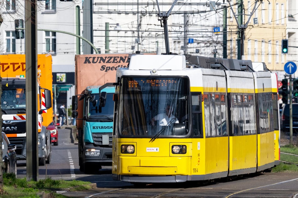 46-Jähriger von einfahrender Tram erfasst und schwer verletzt