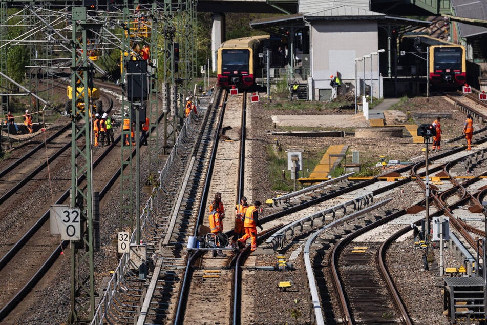 Abriss von A100-Brücke abgeschlossen: Ringbahn fährt wieder durchgehend