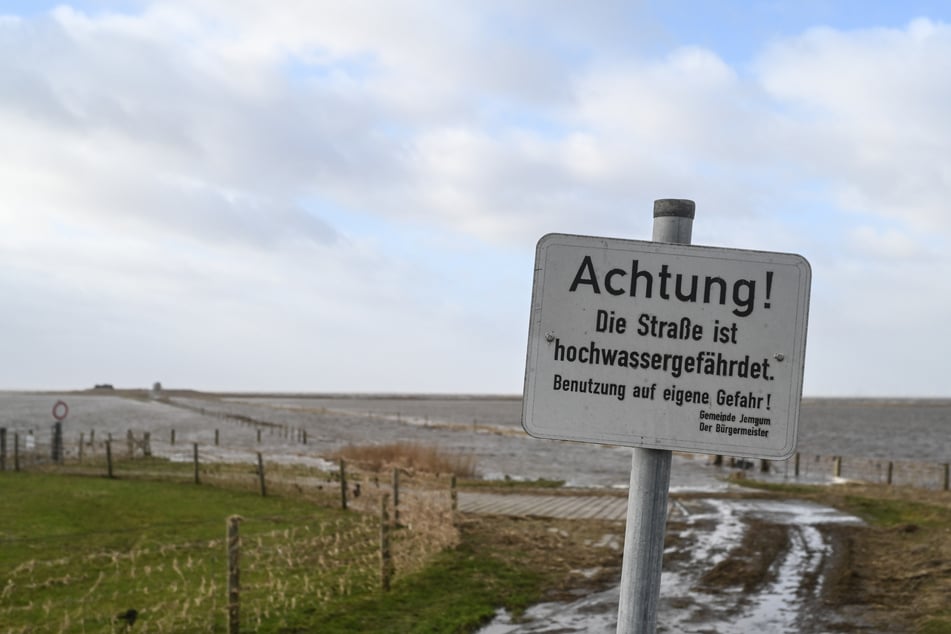 Behörden warnen vor Hochwasser und Sturm im Norden