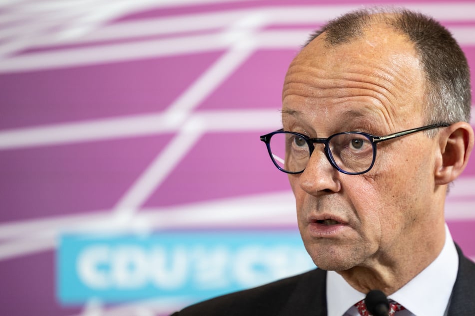 Über 300.000 neue Flüchtlinge pro Jahr? Das sagt CDU-Chef Merz dazu!