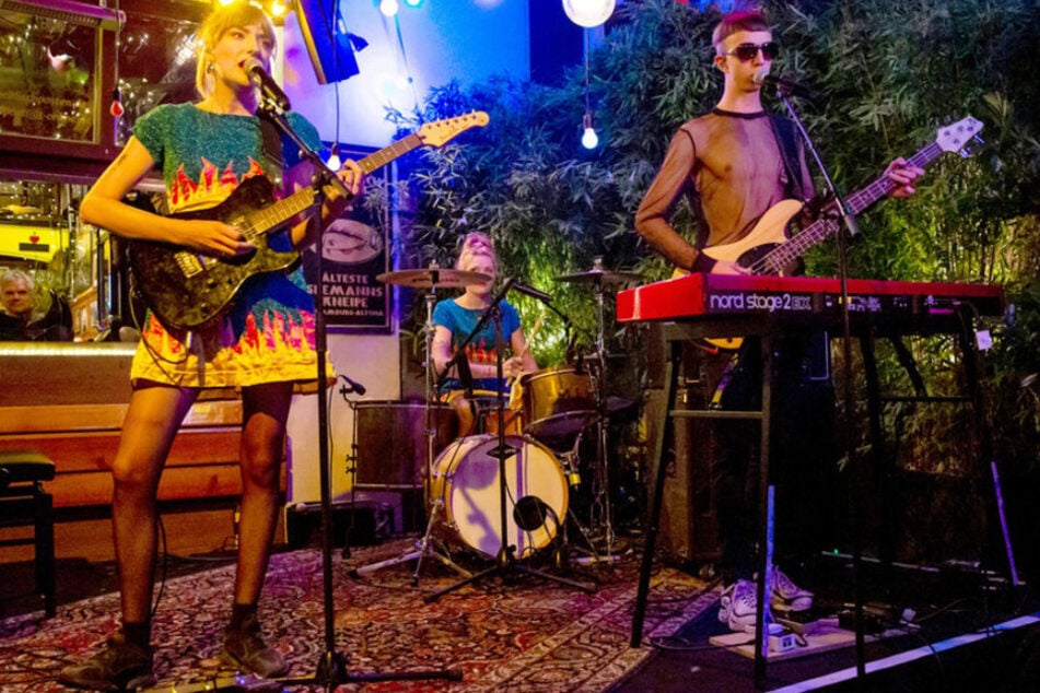 Die Songs der Band "Blond" haben oft feministische Texte.