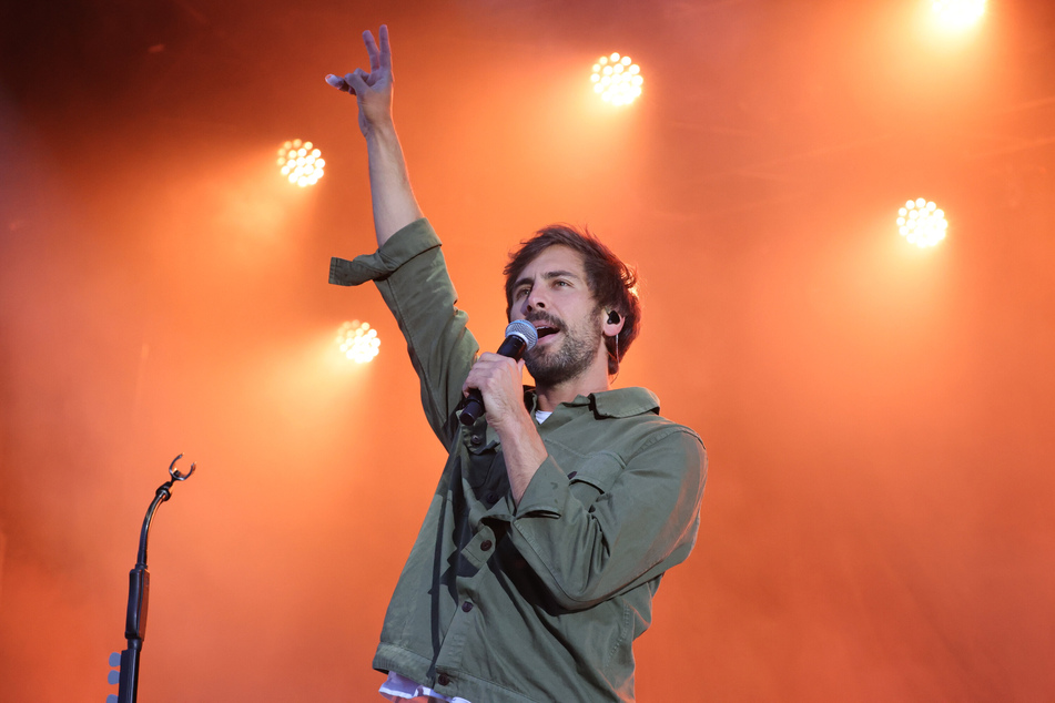 Mit seiner Teilnahme bei der Castingshow "The Voice Of Germany" kam ein Millionenpublikum erstmals mit Max Giesinger in Kontakt.