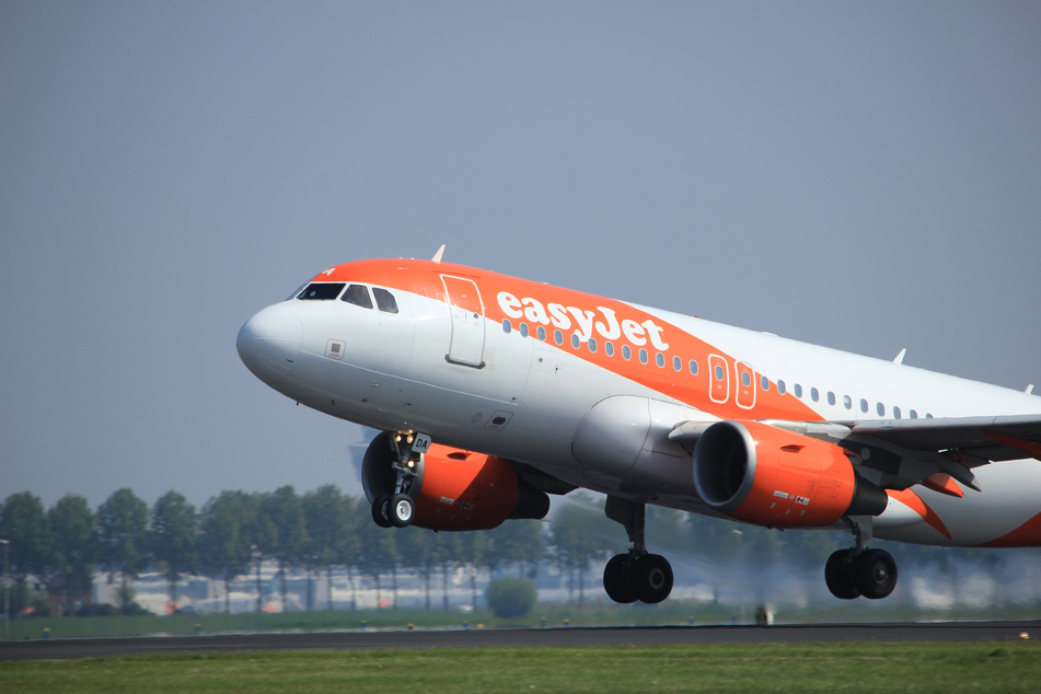 EasyJet hatte die Reisenden ohne Auskunft in Spanien sitzen lassen. (Symbolbild)