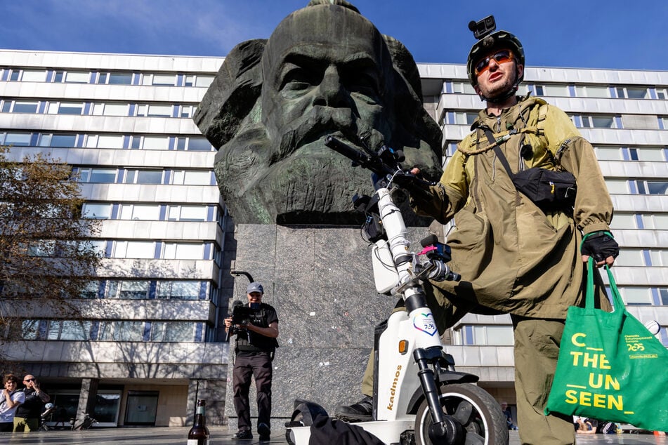 Bier für Böhmermann: E-Scooter-Tour endet nach mehr als 600 Kilometern