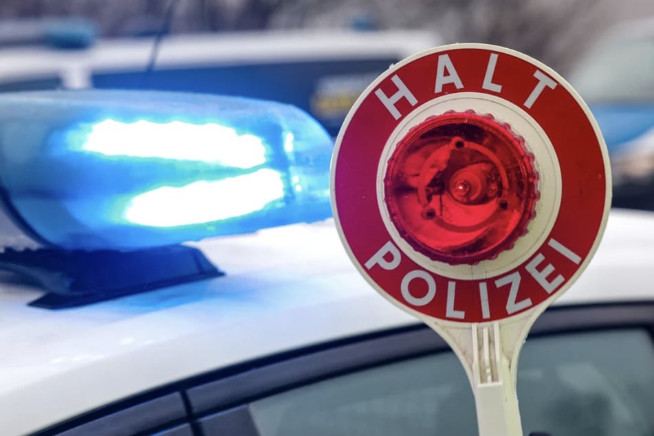 Illegales Straßenrennen im Berufsverkehr: Junger Raser schwer verletzt