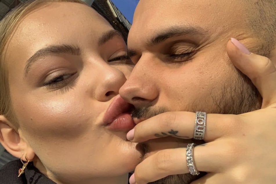 Cheyenne und Nino zeigen sich verliebt.