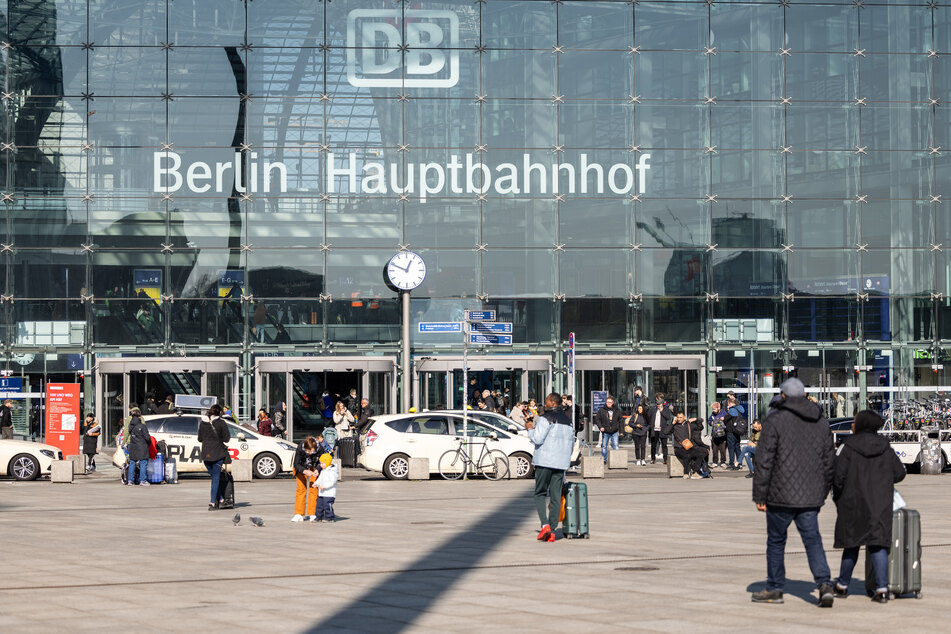 In der Filiale im Berliner Hauptbahnhof ist der Transfrau der Zutritt zur Damenumkleidekabine verweigert worden. (Symbolbild)