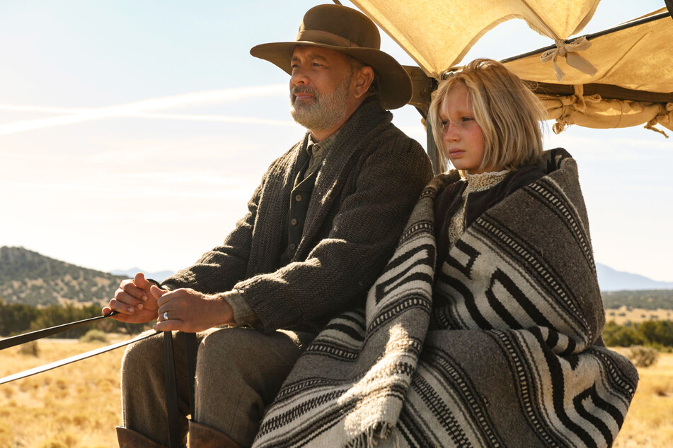 Tom Hanks (64, l.) und Helena Zengel (12) heben "Neues aus der Welt" mit ihrer Schauspielkunst gemeinsam auf ein höheres Level.