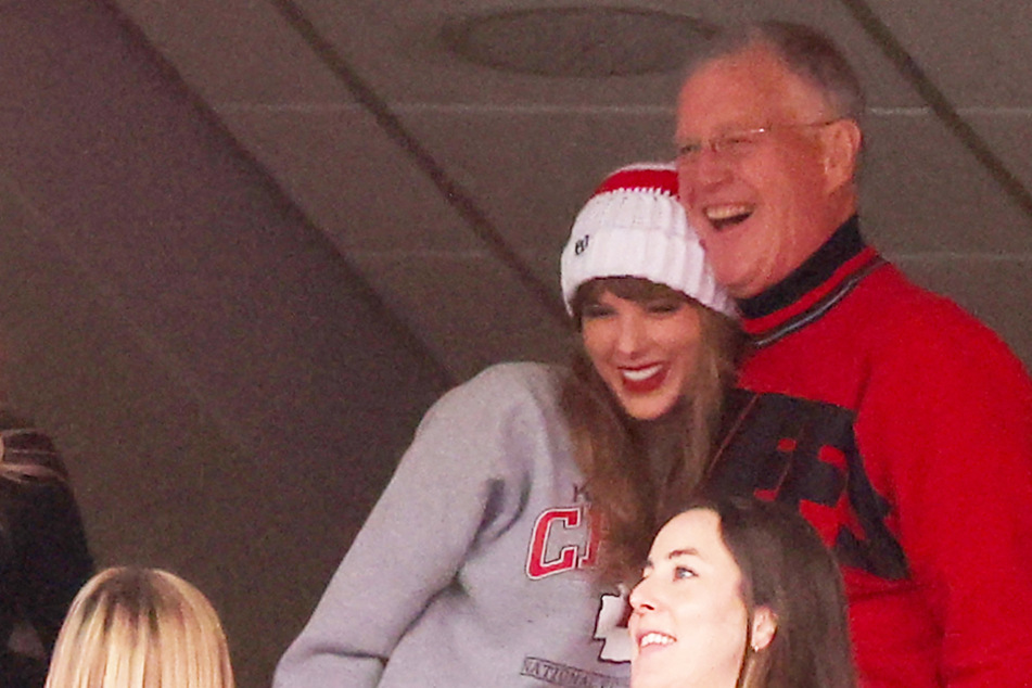 Taylor Swifts Vater soll Fotografen geschlagen haben: Jetzt äußert sich die Polizei