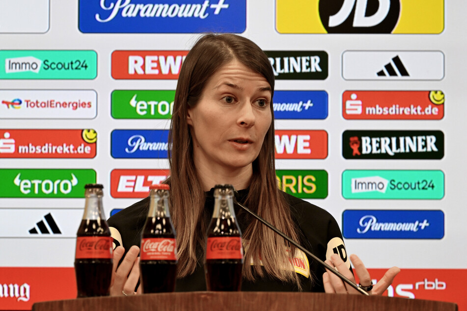 Unions Co-Trainerin Marie-Louise Eta (32) übernimmt die kommunikativen Aufgaben. An der Seitenlinie wird Bjelicas Assistent Danijel Jumic (37) sein.