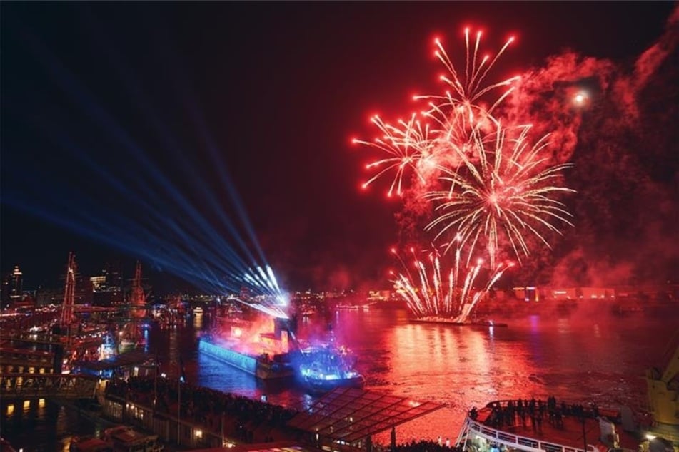 Hamburg: Hamburger Hafengeburtstag endet: Deswegen verzögerte sich das Feuerwerk