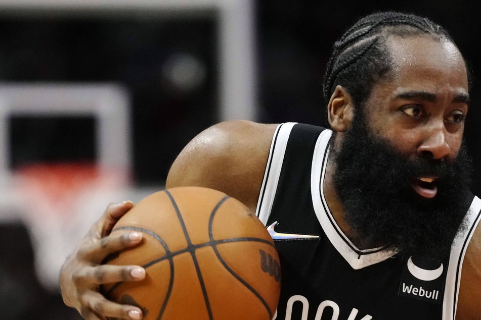 NBA: The Nets get back to winning ways by holding off the Lakers