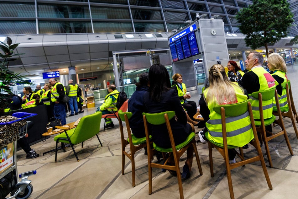 Hunderte Flüge gestrichen: Warnstreiks an Airports in Köln und Düsseldorf