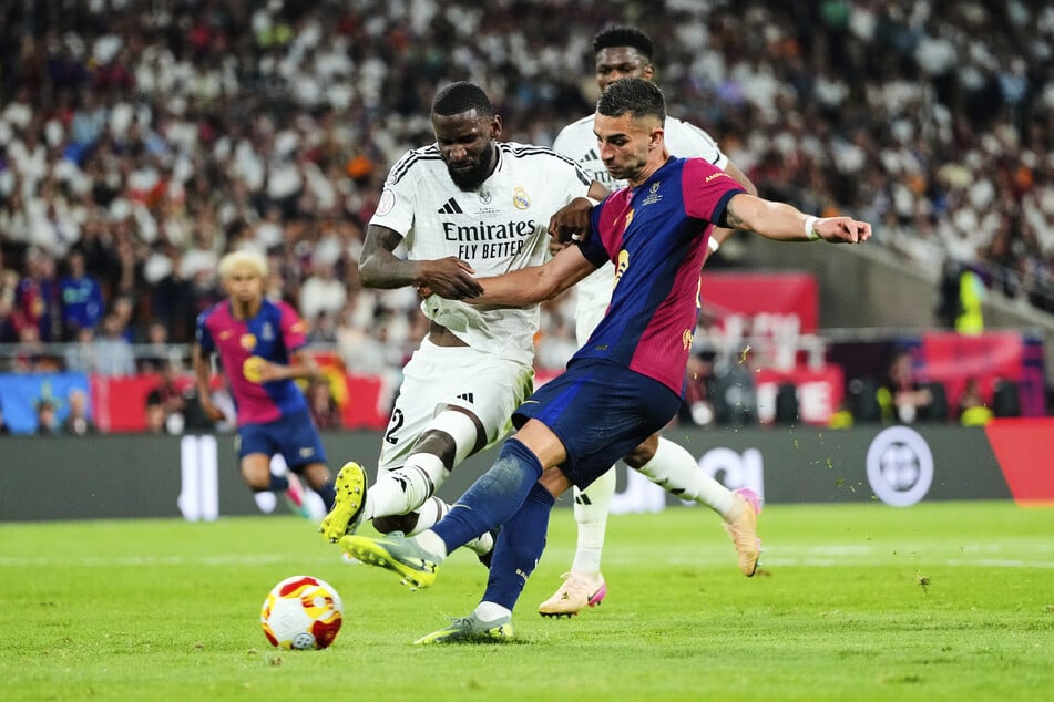 War das verlorene Pokalfinale gegen den FC Barcelona das letzte Saisonspiel von Antonio Rüdiger (l.)?
