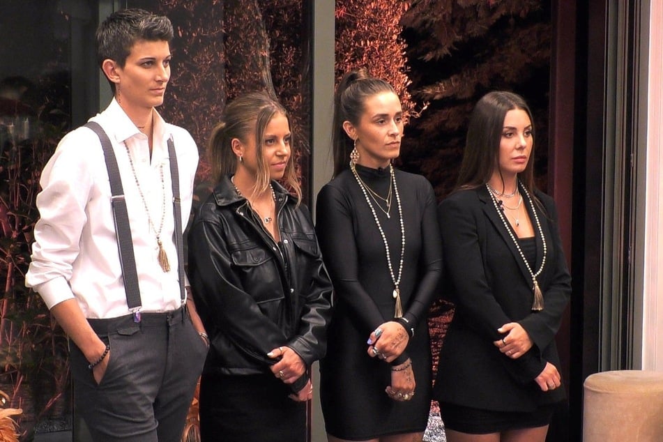 V.l.n.r. Caro (29), Laura (22), Amelia (28) oder Jessica (26) - wen lässt "Princess Charming" Hanna Sökeland (28) ins Finale?