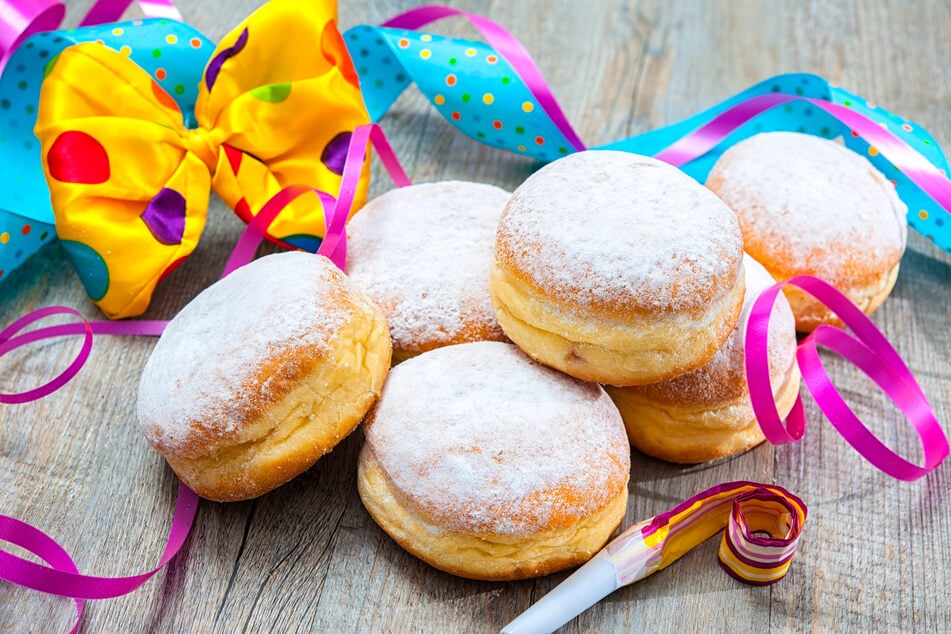 Berliner Pfannkuchen mit Marmelade Rezept: Fluffige Krapfen selber machen