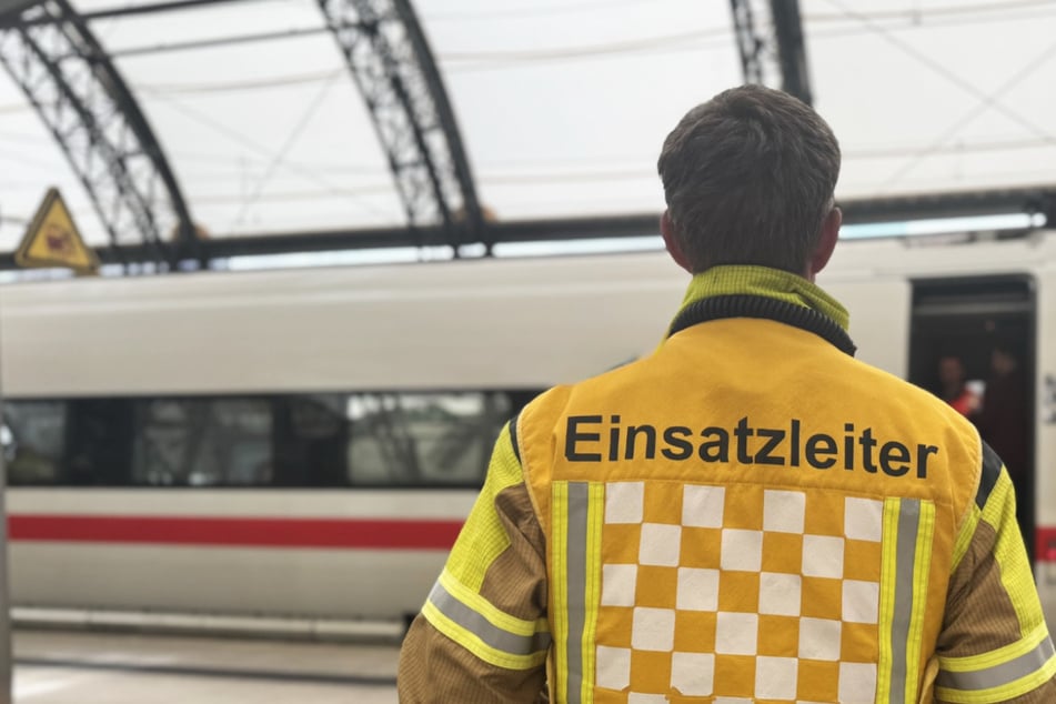 Dresden: Brand im Bordbistro! Feuerwehr-Einsatz im Hauptbahnhof Dresden