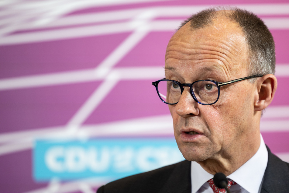 CDU-Chef Friedrich Merz (68) spricht sich für eine Begrenzung der Flüchtlingszahlen aus.