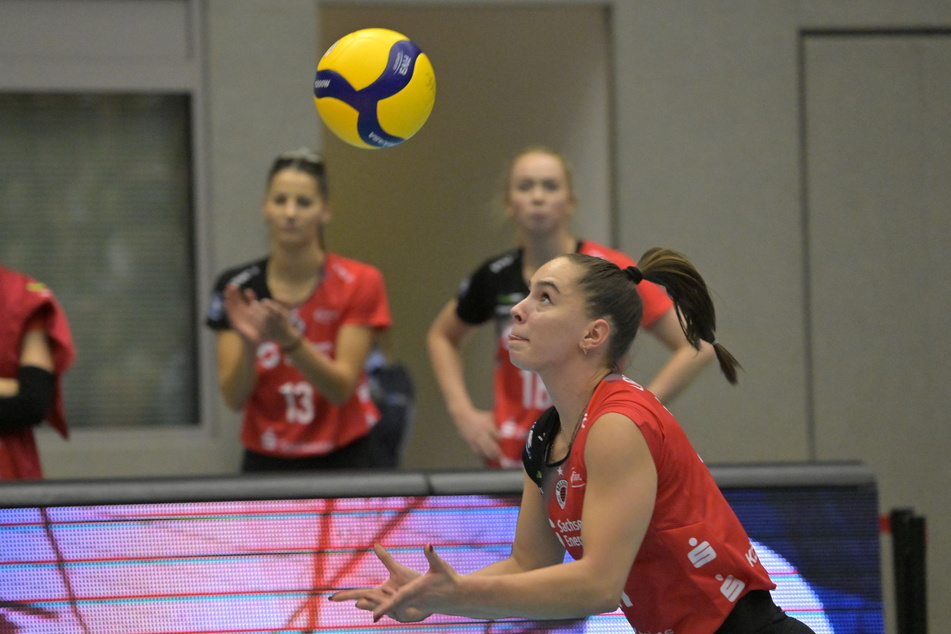 Volles Risiko! Das Aufschlagspiel von Lorena Lorber Fijok (22) & Co. muss in Schwerin sitzen.