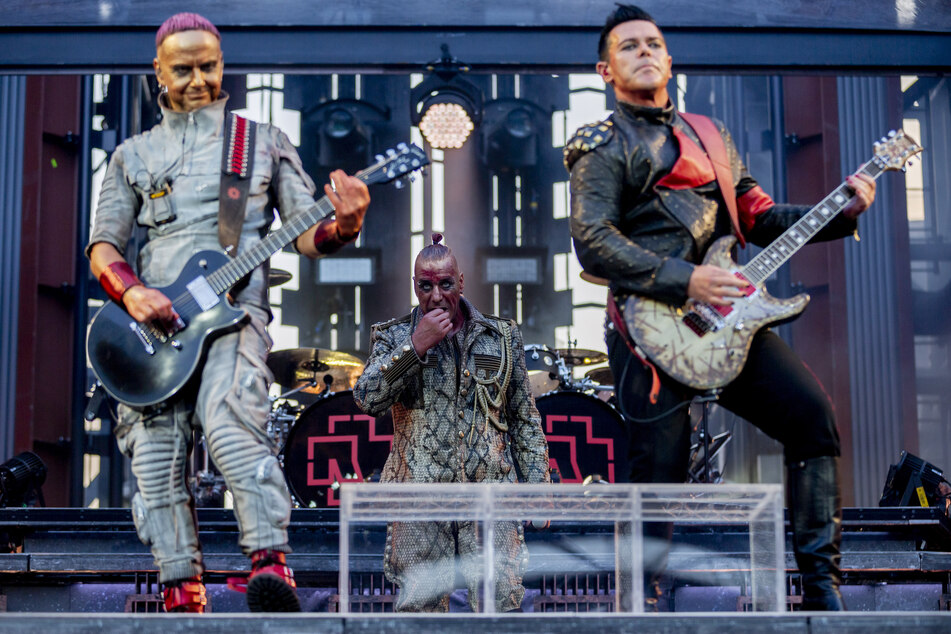 Das Rammstein-Konzert am heutigen Freitag fällt dem Unwetter nicht zum Opfer. (Archivbild)