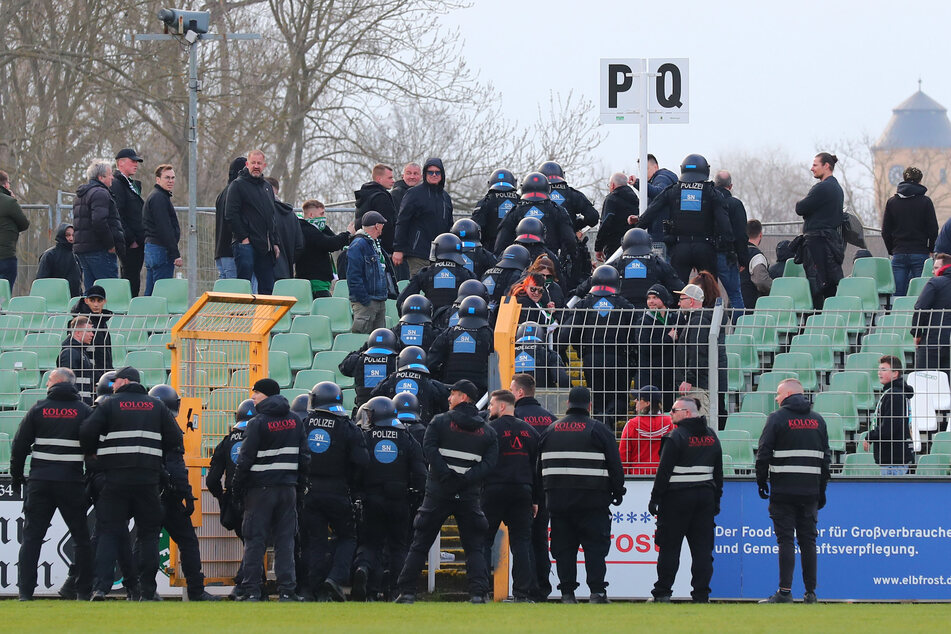 Beim letzten Derby-Aufeinandertreffen wurde es nach Abpfiff etwas ungemütlich.