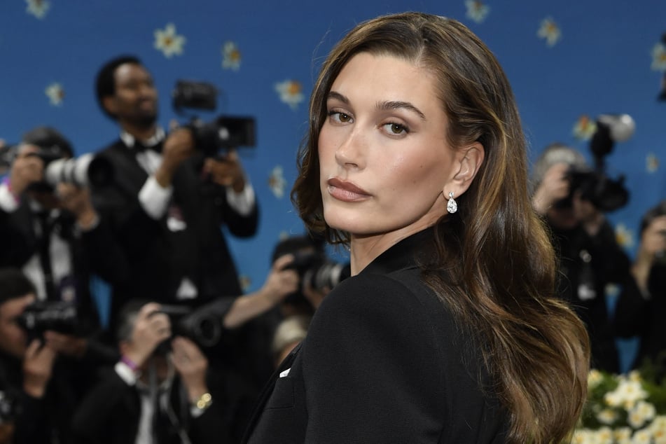 Hailey Bieber (28) kooperiert mit ihrer Marke "Rhode" ab sofort mit "e.l.f. Beauty".