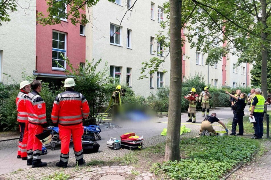 Schon zehn Leichen exhumiert: Ermittlungen gegen Todes-Arzt ausgeweitet