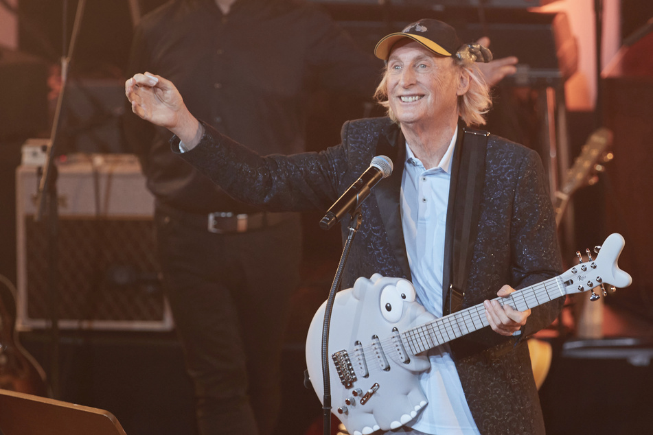 Otto Waalkes (74) landet mit der Cover-Version von "Friesenjung" einen Hit.
